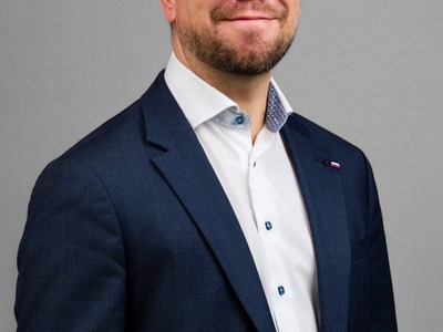 Yrityksen henkilöstökuva – edustava business potretti